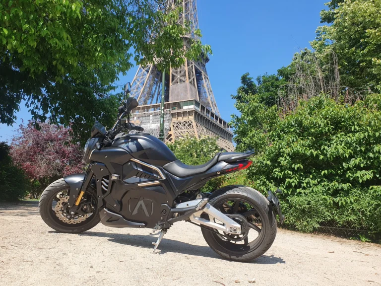 Alrendo TS Bravo från Elscooter Sweden – Elektrisk motorcykel som kombinerar prestanda och hållbarhet!