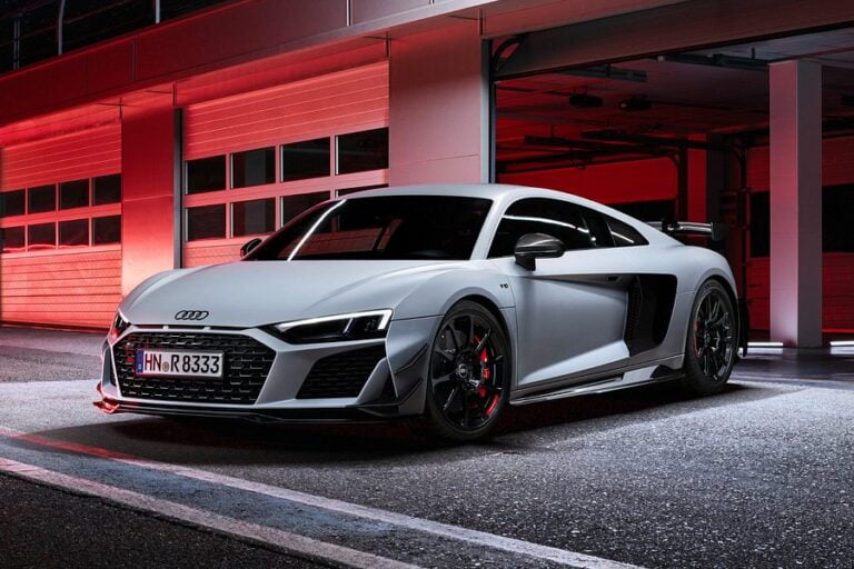 Audi R8 Coupé – En makalös dröm till superbil som ger adrenalin, komfort & ren lycka!