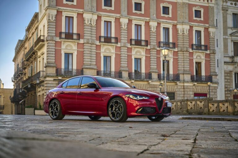 Alfa Romeo Giulia – Toppbetyg och Förlängd Garanti ifrån Alfa Romeo Sverige!