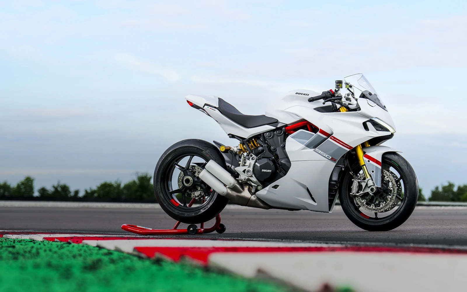 Ducati Supersport 950 S – En Fusion av Elegans och Prestanda!