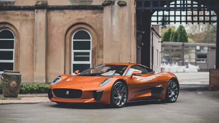 Jaguar C-X75 – Från James Bond Film till Verklighet!