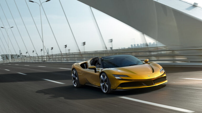 Ferarri SF90 Spider – Ett Glidande Mästerverk…