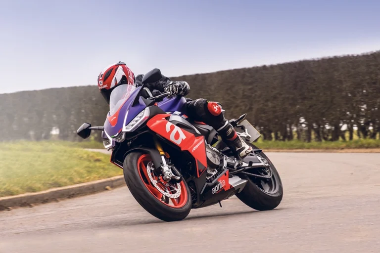 Aprilia RS660 – En Revolution Inom Medelviktssportcyklar!