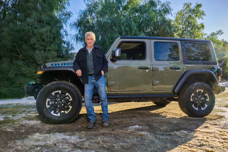Harrison Ford och Jeep® överraskar med emotionell Super Bowl-reklam