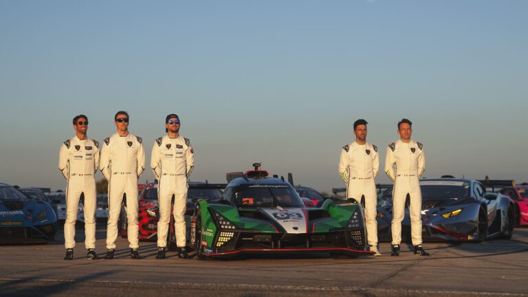Lamborghini Squadra Corse och Alpinestars: En Fusion av Italiensk Racingexcellens!