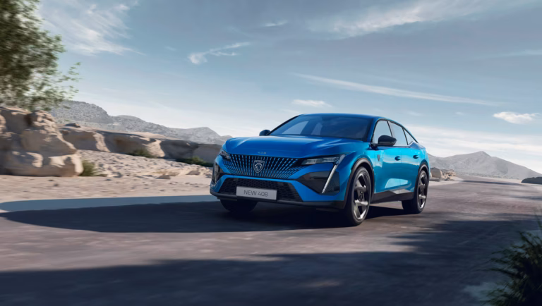 Nya Peugeot 408 – Familjebilen Med Stil och Prestanda