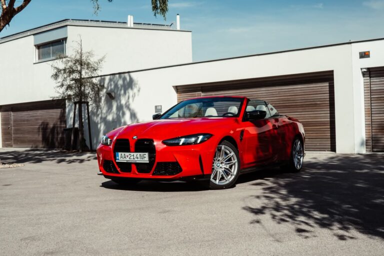 Go Fast, Get a Tan – BMW M4 Cabriolet är Sommarens mest Explosiva Recept på Frihet