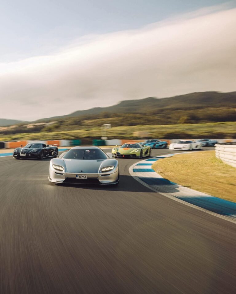 Ett Mästerverk på Hjul – Dag 2 av Koenigsegg Ghost Squadron 2025 på Legendariska Circuito Estoril!