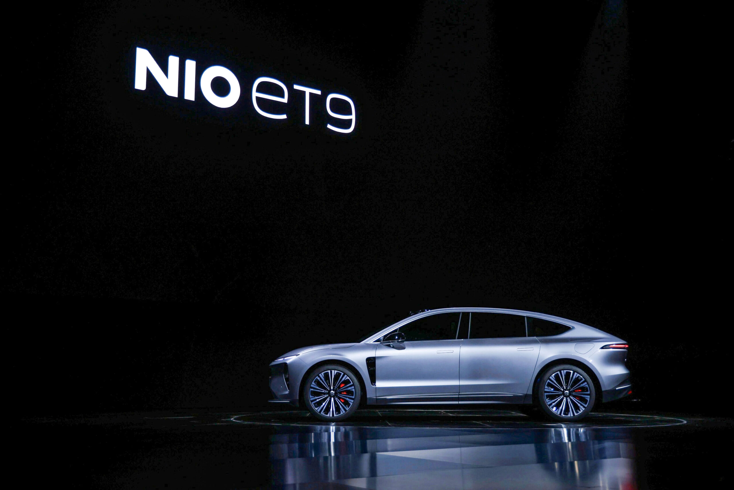 NIO ET9: Kinas Svar På S-Klassen och Teknikens Nya Tronföljare