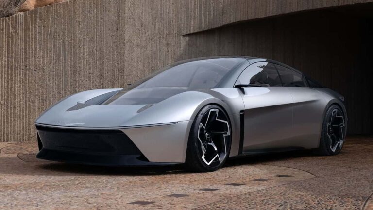 Futuristiska Konceptbilen Chrysler Halcyon briljerar med Röststyrd AI!