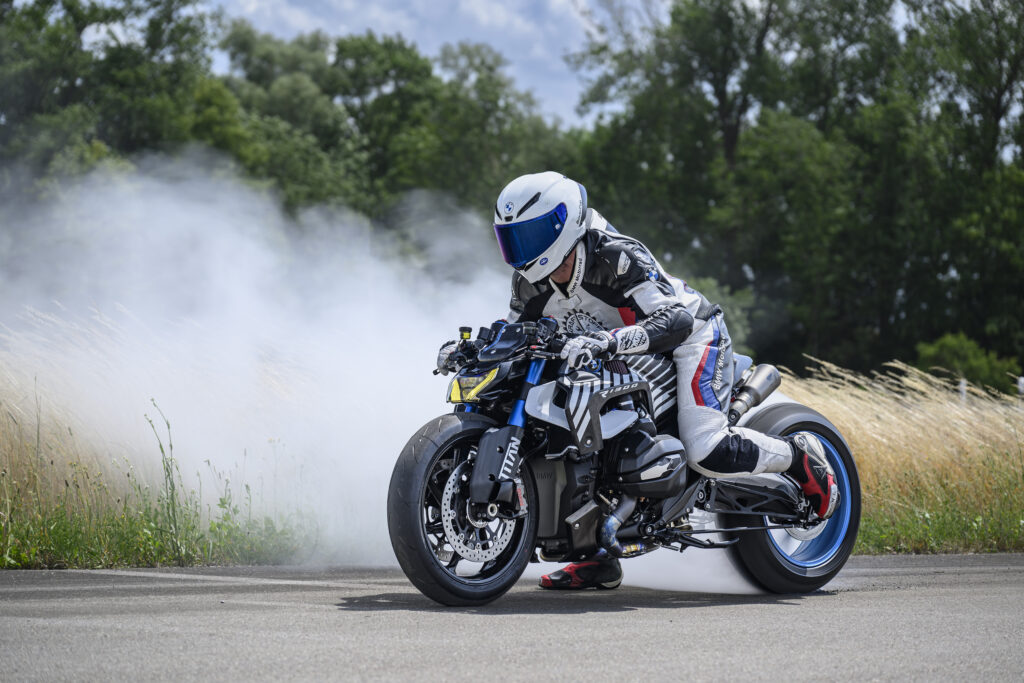 Brutal skönhet och kompromisslös kraft – BMW R 1300 R “TITAN” gör entré som märkesbyggd customdröm
