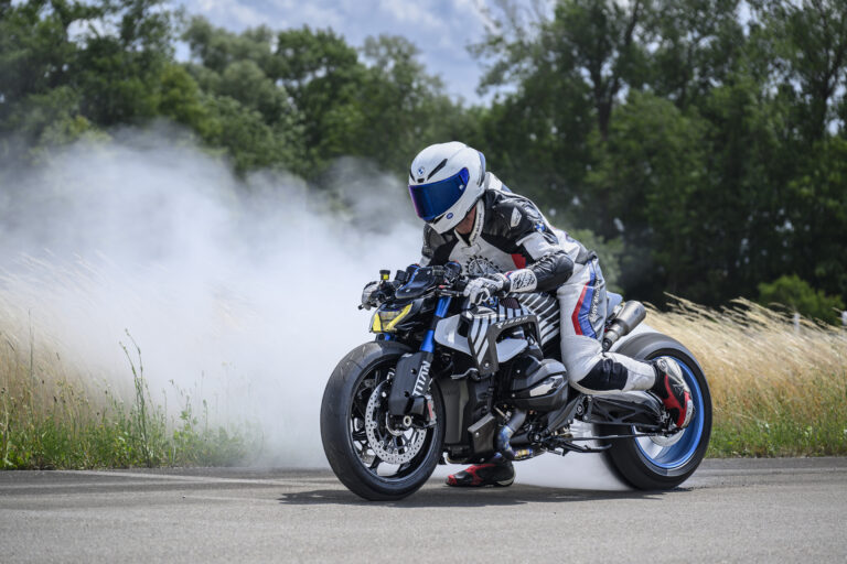 Brutal skönhet och kompromisslös kraft – BMW R 1300 R “TITAN” gör entré som märkesbyggd customdröm