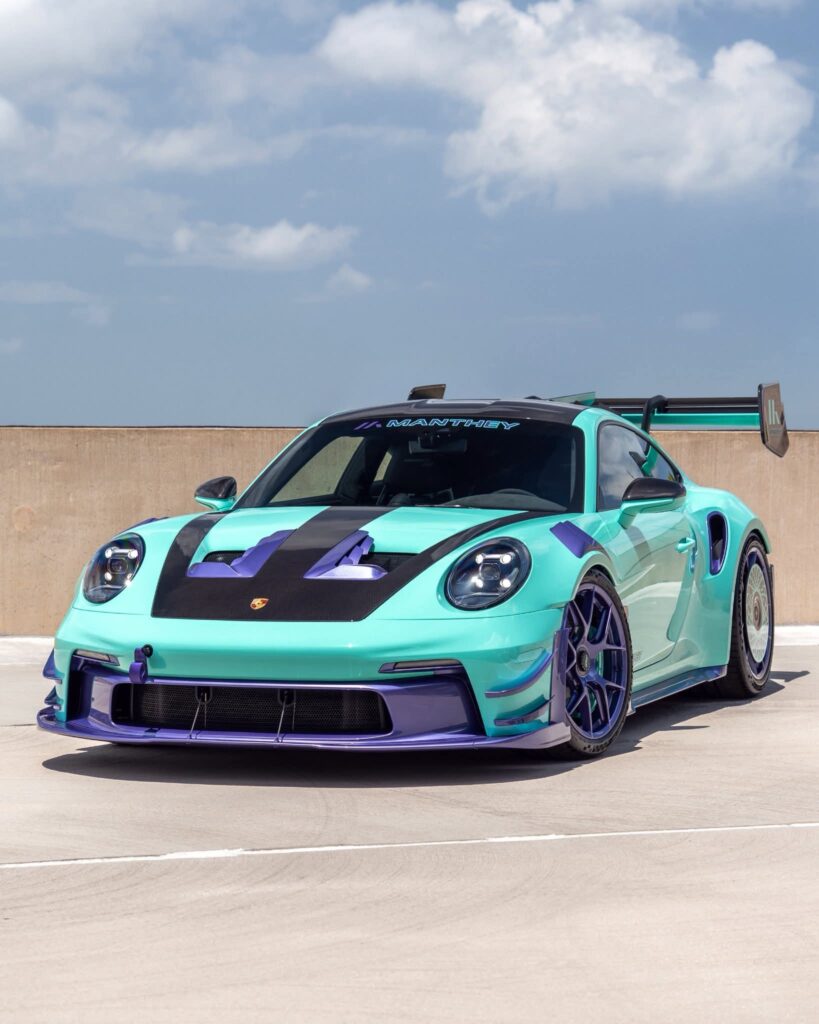 Champion Porsche Förädlar 911 GT3 RS med Manthey Kit och Digitala Innovationer!
