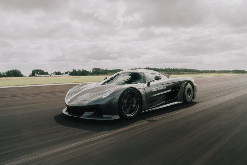 Koenigsegg Tar Tillbaka Tronen – Jesko Absolut Slår Tillbaka Mot Rimac Nevera R
