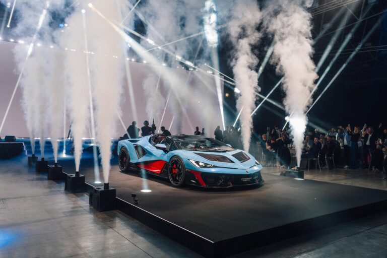 Lamborghini Fenomeno Roadster – Lamborghinis galnaste skapelse hittils i endast 15 exemplar!